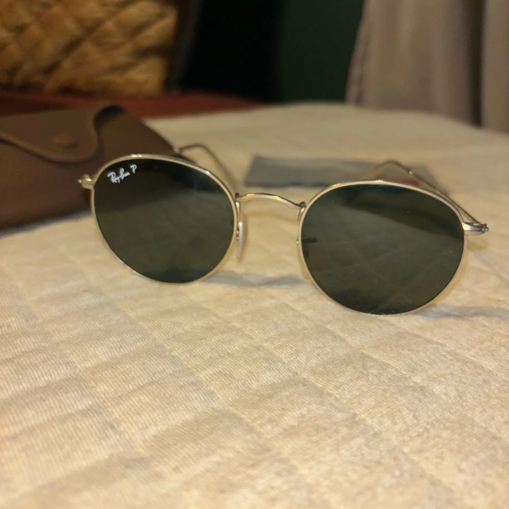 Women’s Gold Ray-bans Sunglasses with Case and Microfiber Cloth - Picture 2 of 2